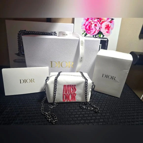 Dior White and Red Women's Bag - Picture 2 of 16